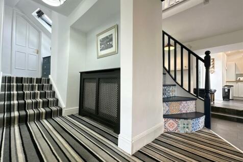 Hallway.jpg