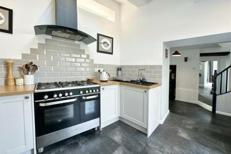 Kitchen_.jpg