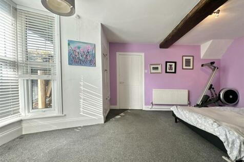 Bedroom_3.jpg
