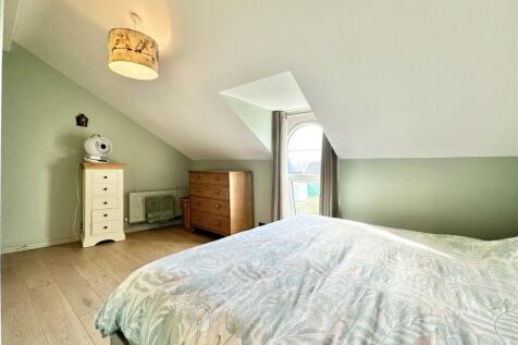 Bedroom_1.jpg