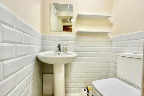 Shower Room.jpg