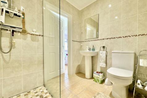 Additional Shower Room.jpg