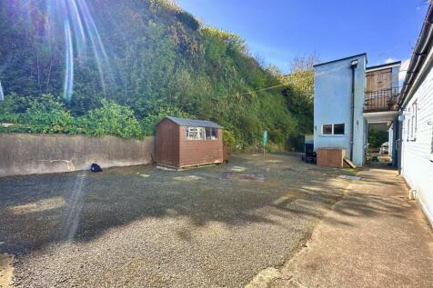 Communal Rear Area.jpg