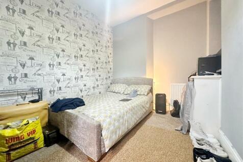 Bedroom.JPG