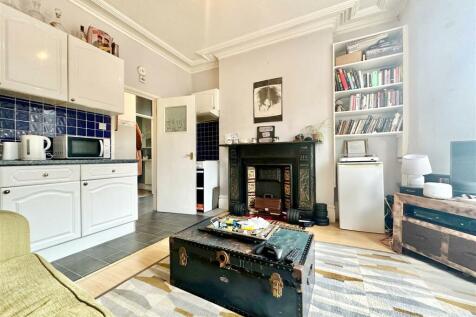 Living Room Area.JPG