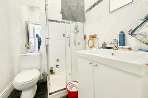 Shower Room.JPG