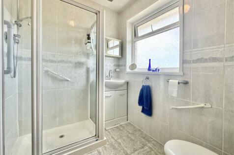 Shower Room.jpg