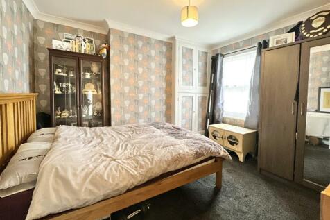 Bedroom  2.jpg