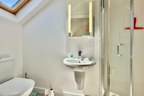 En Suite Shower Room.JPG