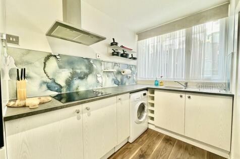 Kitchen_.jpg