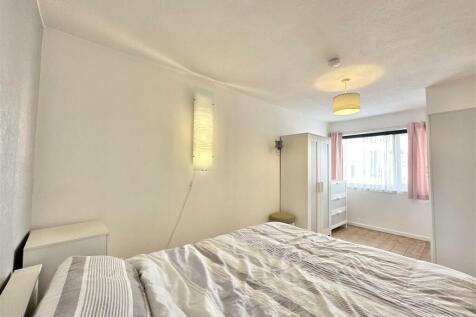 Bedroom  1.jpg