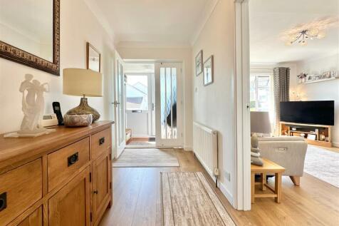 Entrance Hallway.JPG