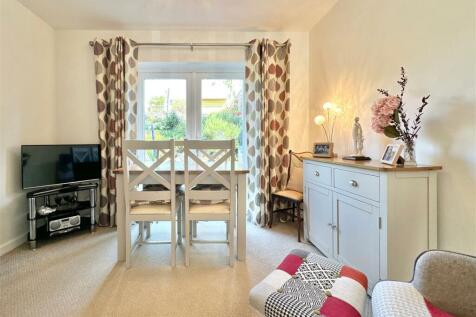 Guest Living Area.JPG