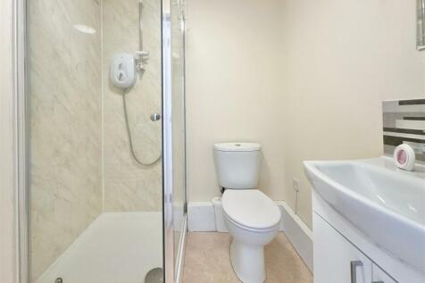 Guest En Suite.JPG