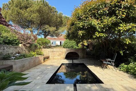 Mediteranean Reflecting Pool (2).JPG