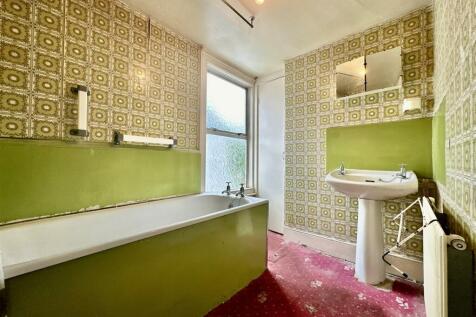 Bathroom_.jpg