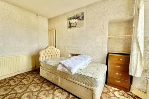 Bedroom_3.jpg