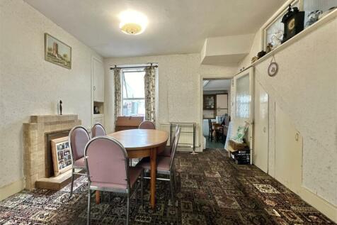Dining_Room.jpg