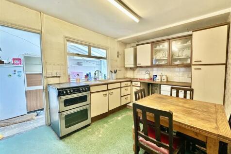 Kitchen_.jpg