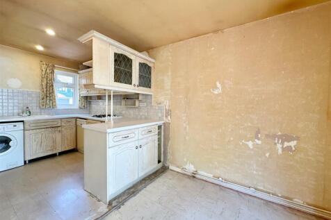 Kitchen Dinining Area.JPG