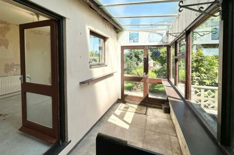 Rear Sun Porch.JPG