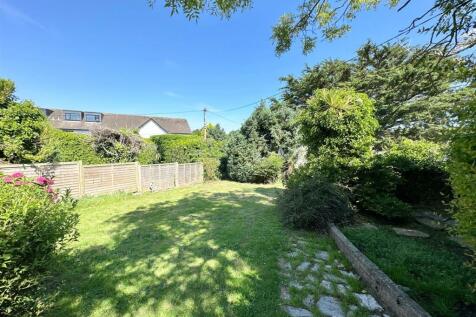 Path To Rear Garden.JPG