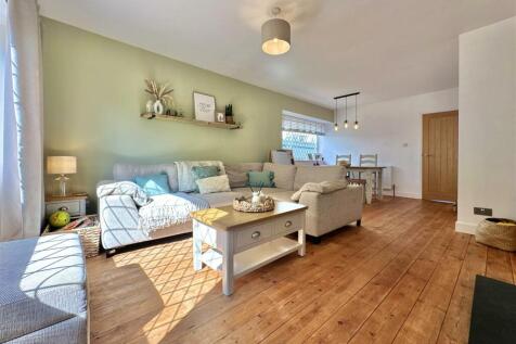 Lounge_Dining Room.jpg
