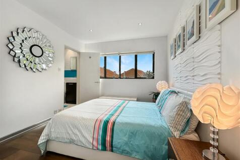 Bedroom 2.JPG