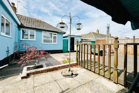 Rear Towards Kitchen Door.JPG