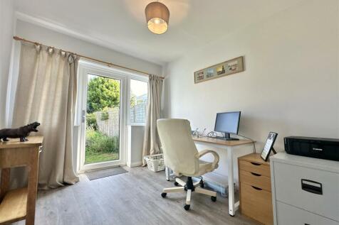 Bedroom 2.jpg