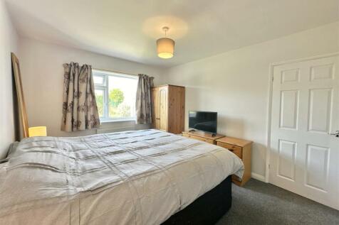Bedroom  1.jpg
