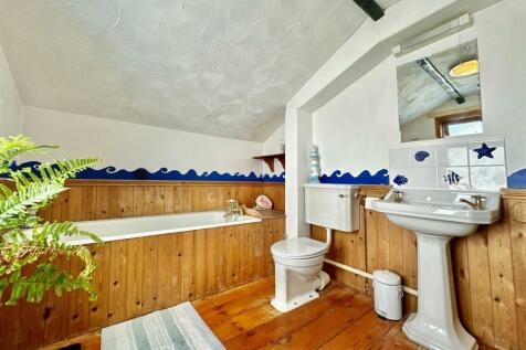Bathroom.jpg