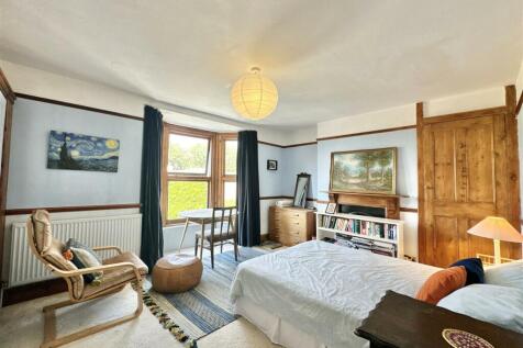 Bedroom  1.jpg