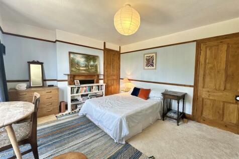 Bedroom_1.jpg