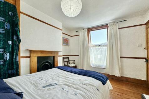 Bedroom 2.jpg