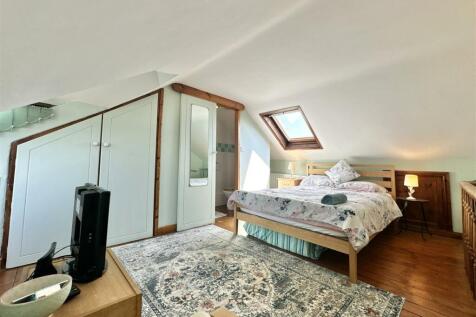 Bedroom_3.jpg