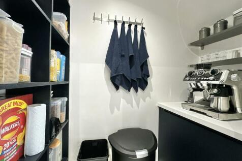 Pantry.jpg