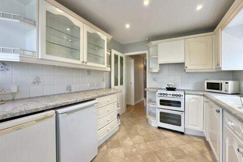 Kitchen_.jpg