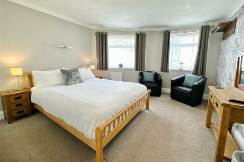 Suite 1 Bedroom.JPG
