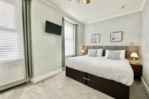 Suite 2 Bedroom.JPG