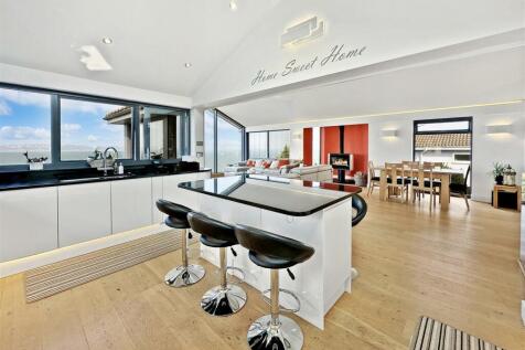 Central Breakfast Bar.JPG