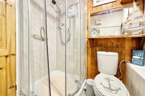Shower Room.JPG