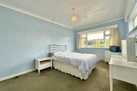 Bedroom  1.jpg