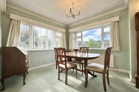 Dining Area.jpg