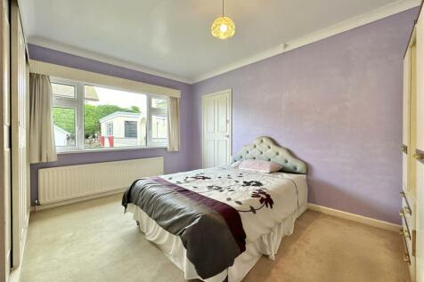 Bedroom  2.jpg
