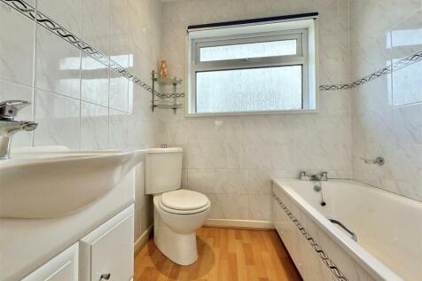 Family Bathroom.jpg
