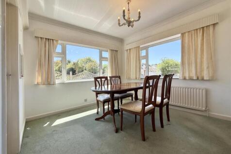 Dining Area.jpg