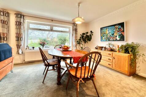 Dining Area From Kitchen.JPG
