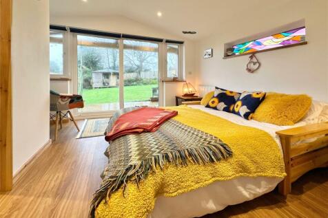 Garden Room Inside.JPG