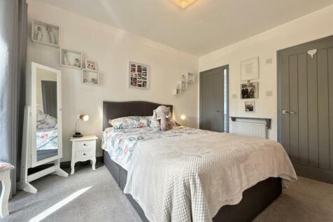 Bedroom 1.jpeg
